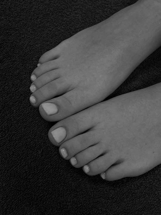 Pedicure in bianco e nero